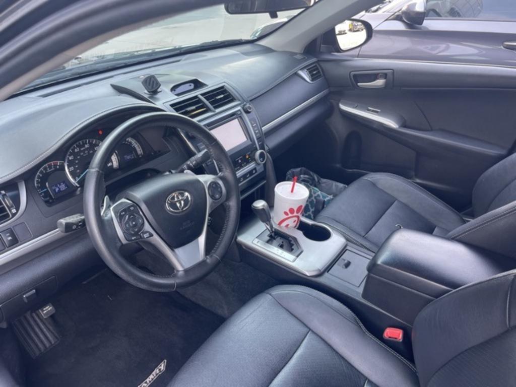 2012 Toyota Camry - $9,000