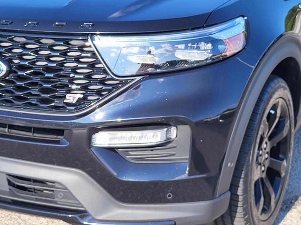 2021 Ford Explorer ST photo