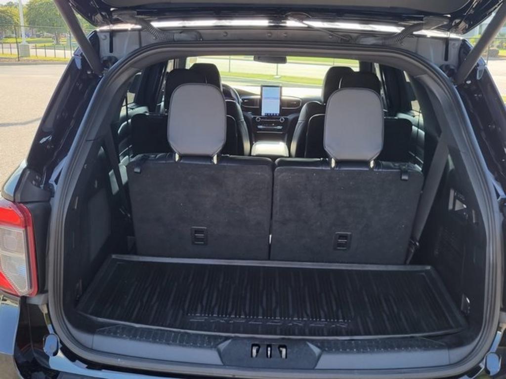 2021 Ford Explorer ST photo