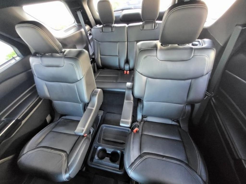 2021 Ford Explorer ST photo