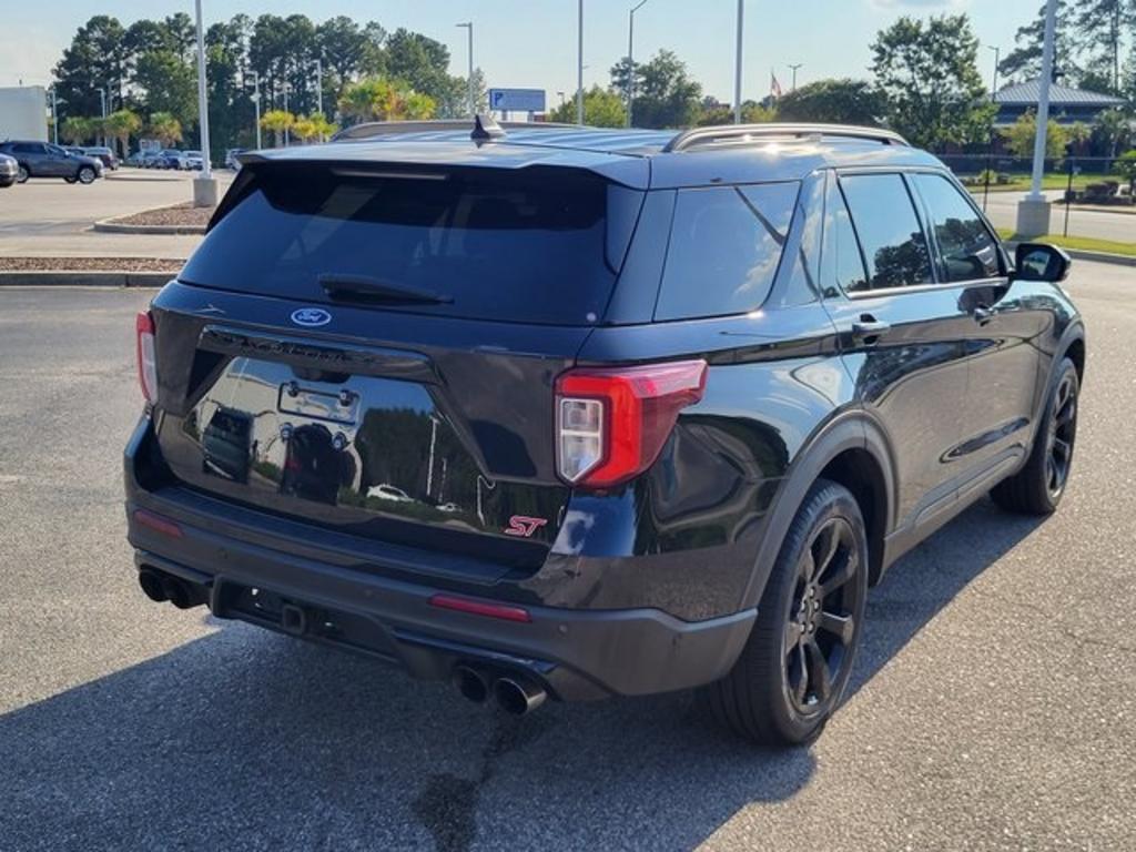 2021 Ford Explorer ST photo
