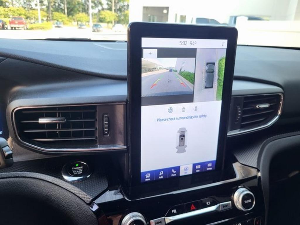 2021 Ford Explorer ST photo