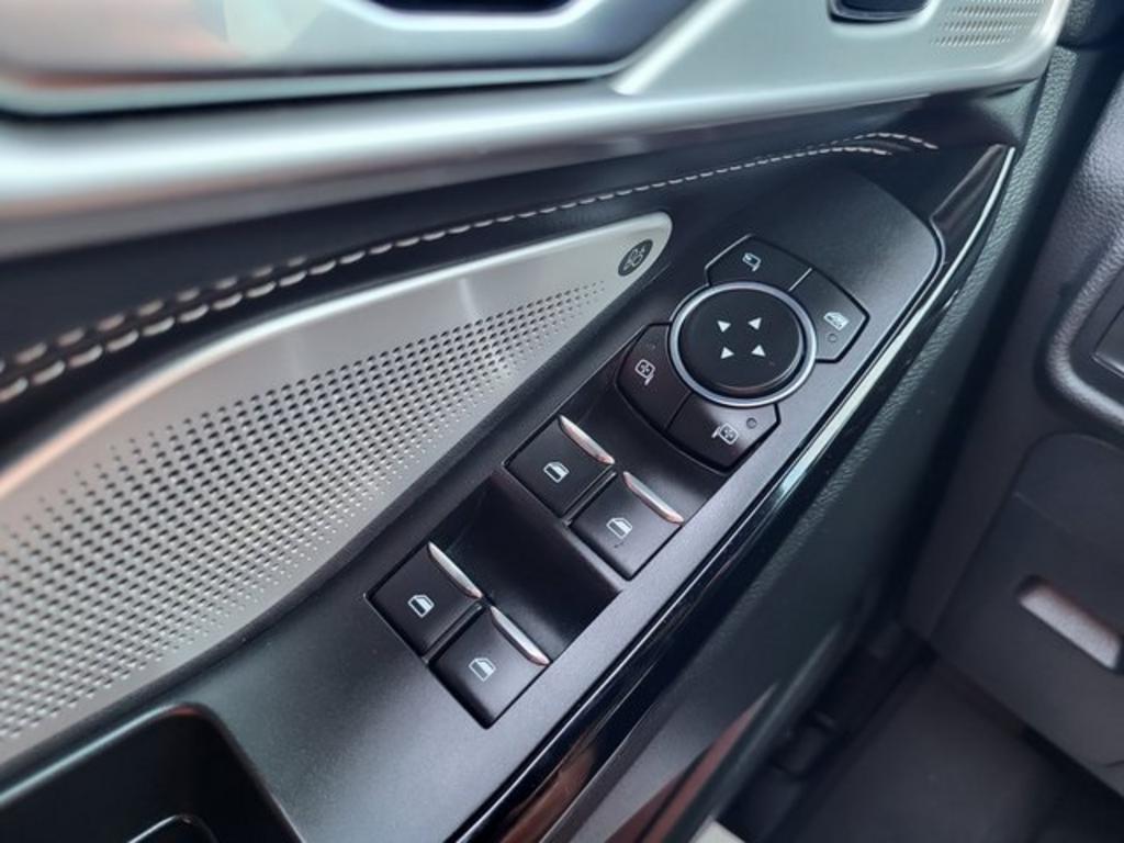 2021 Ford Explorer ST photo