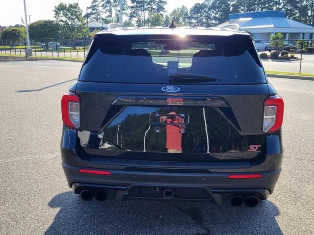 2021 Ford Explorer ST photo