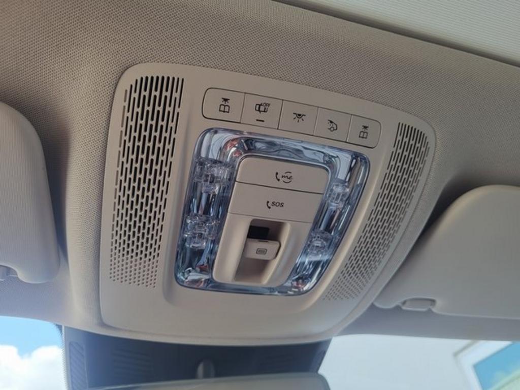 2022 Mercedes-Benz GLB - $40,000