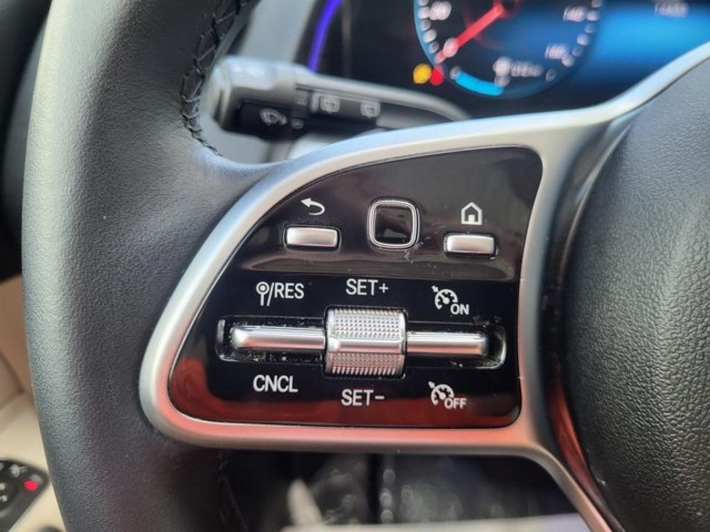 2022 Mercedes-Benz GLB - $40,000
