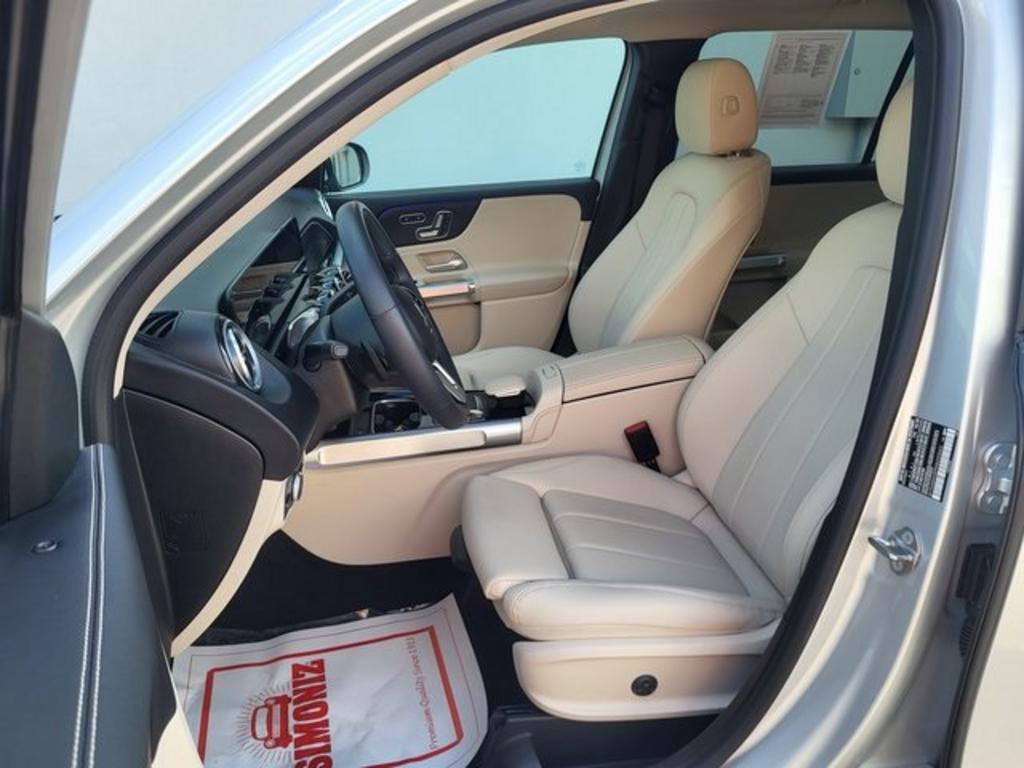 2022 Mercedes-Benz GLB - $40,000