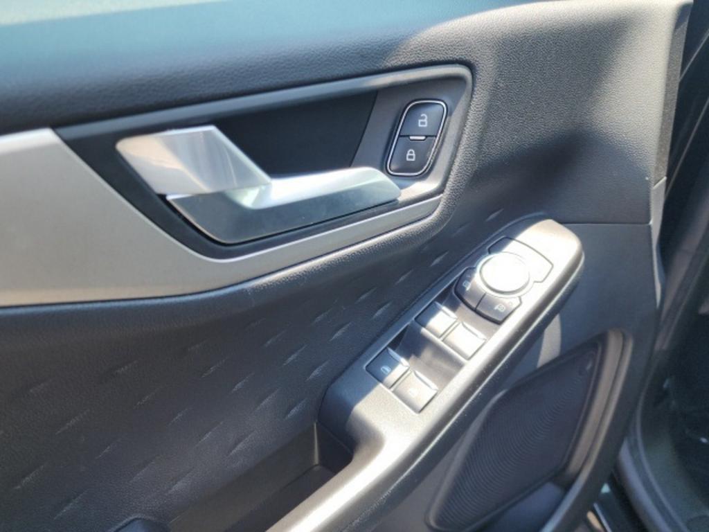 2020 Ford Escape - $24,000