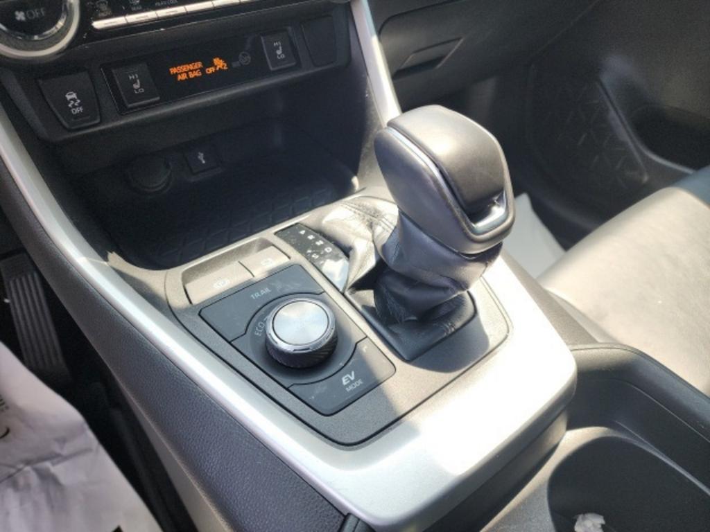 2020 Toyota RAV4 - $35,000