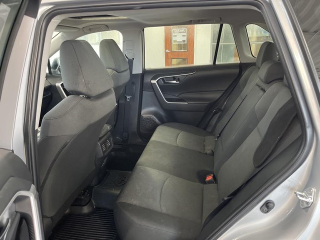 2022 Toyota RAV4 - $32,000