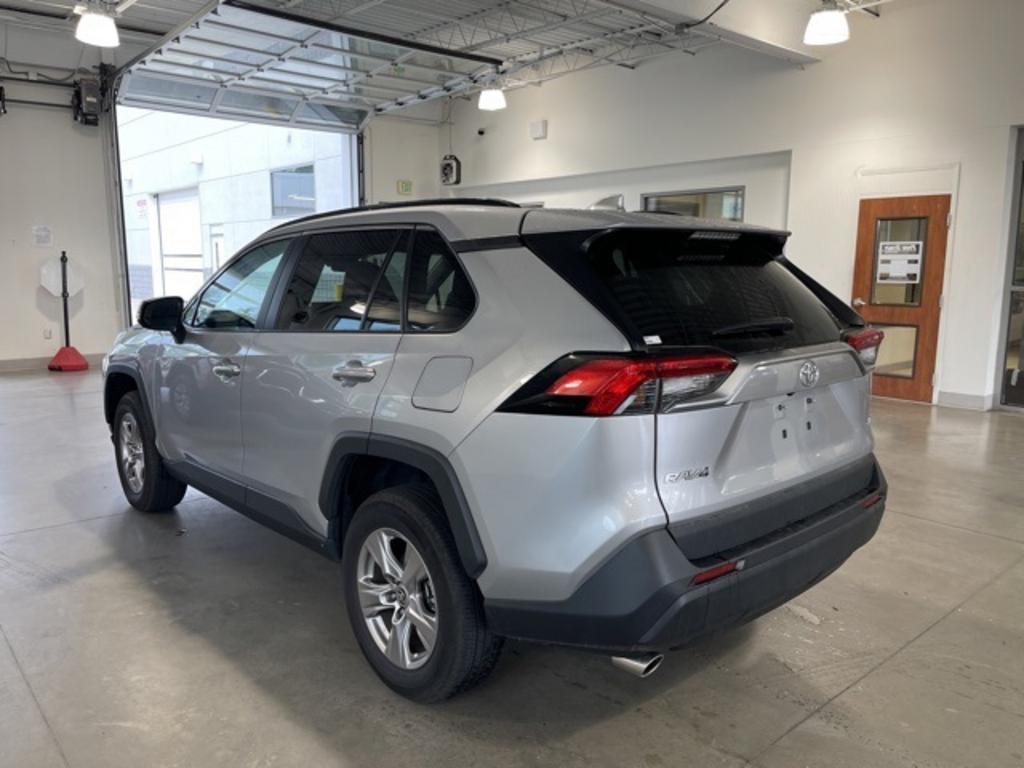 2022 Toyota RAV4 - $32,000