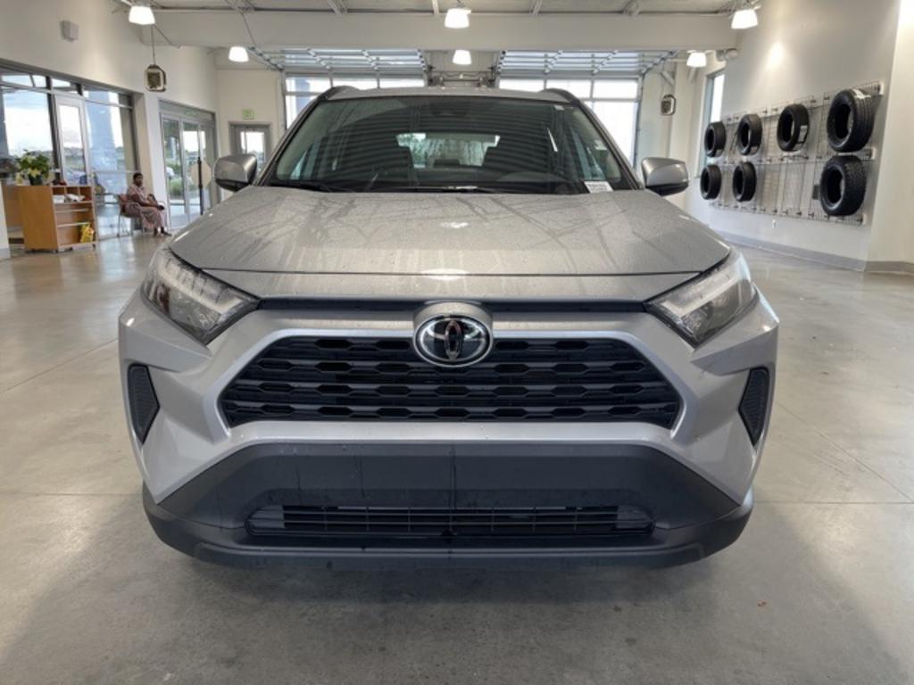 2022 Toyota RAV4 - $32,000