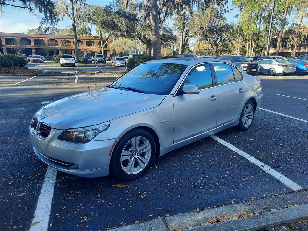 2009 BMW 5-Series 528i photo