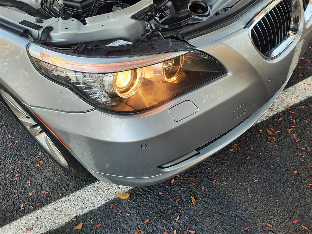 2009 BMW 5-Series 528i photo
