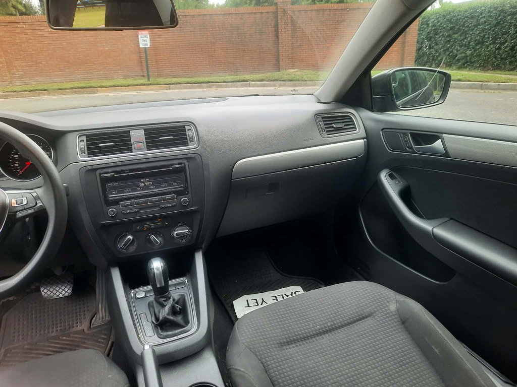 2015 Volkswagen Jetta - $7,500