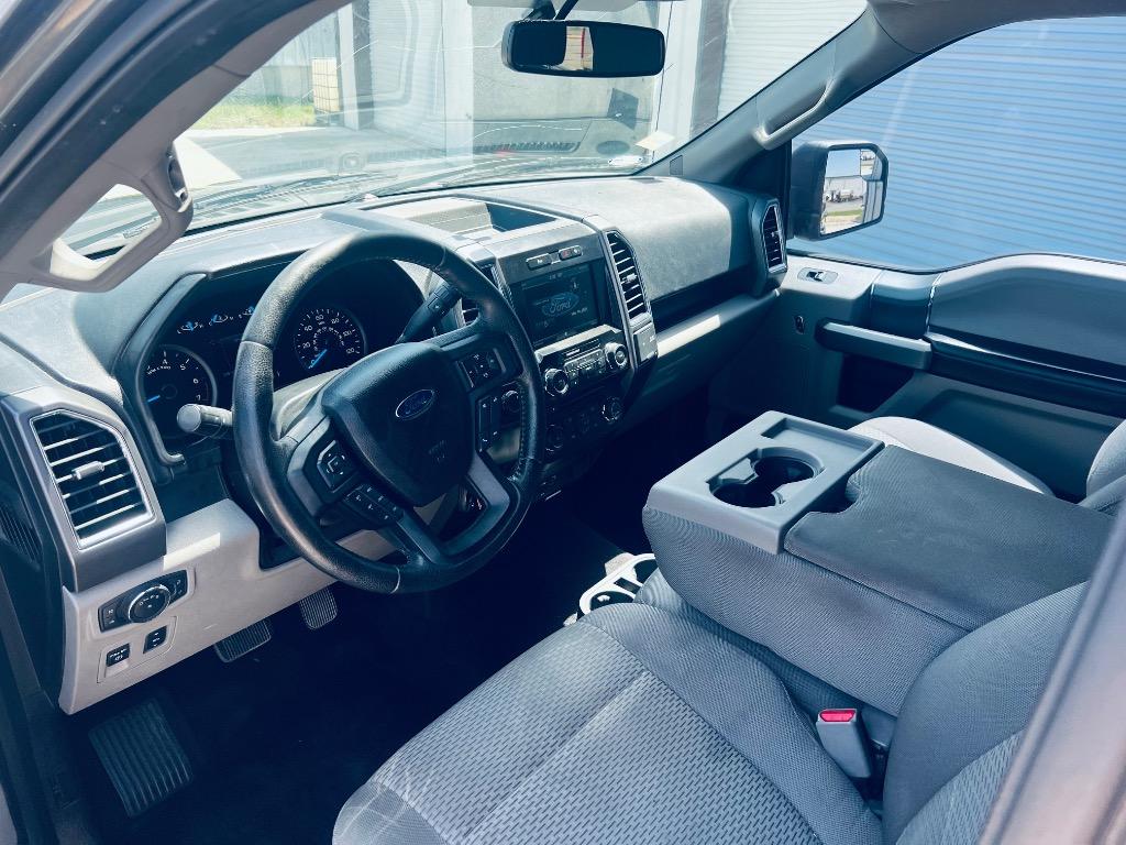 2015 Ford F150 XLT photo