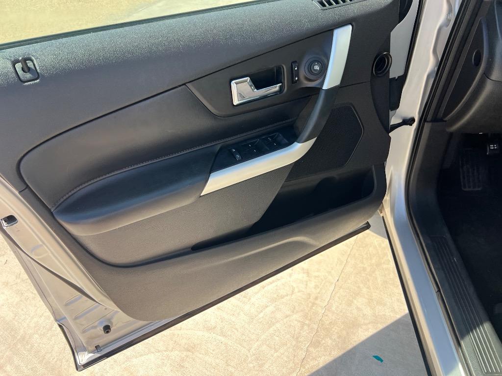 2011 Ford Edge SEL photo