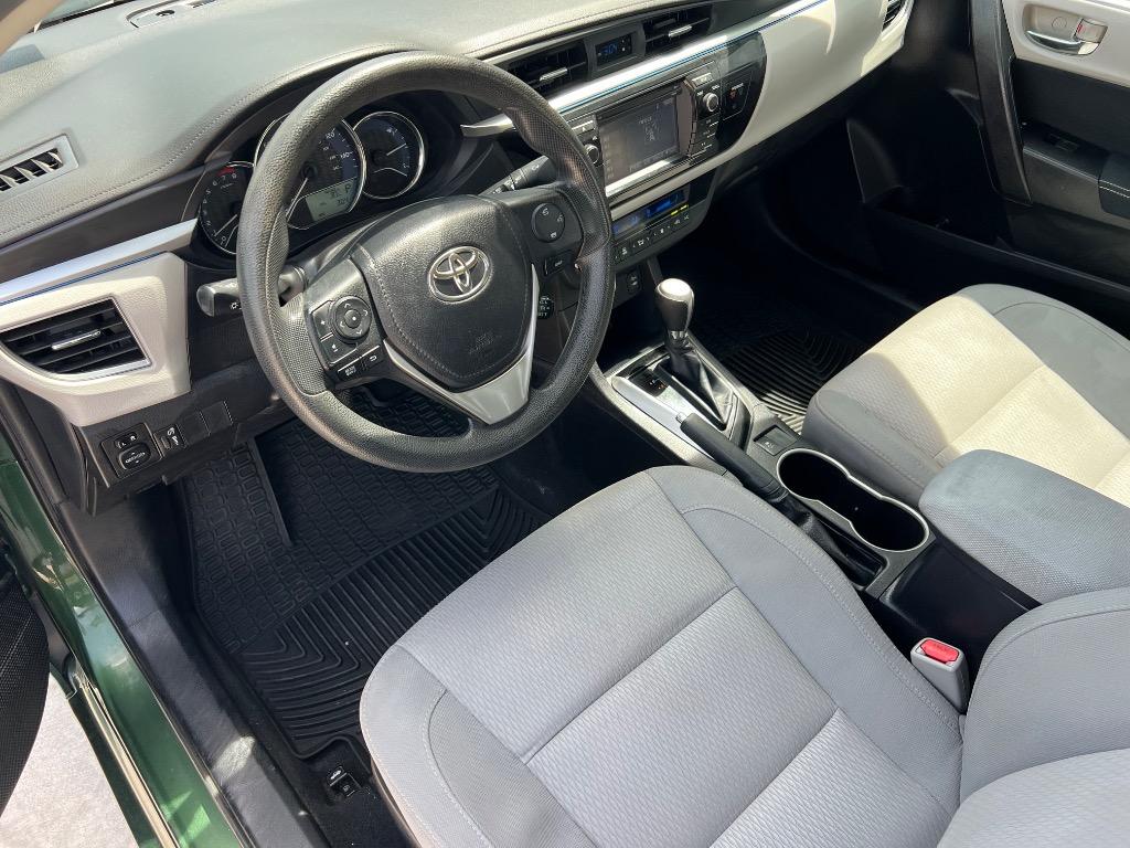 2015 Toyota Corolla LE photo
