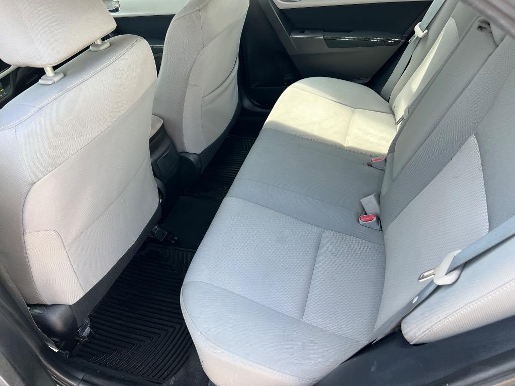 2015 Toyota Corolla LE photo