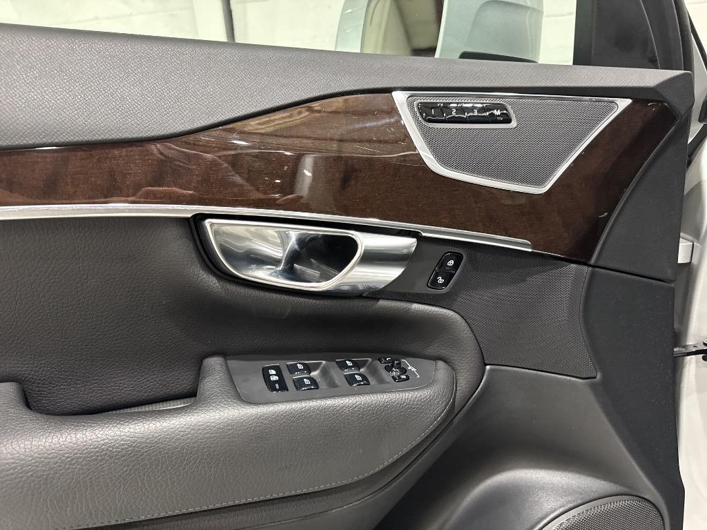 2019 Volvo XC90 - $20,995