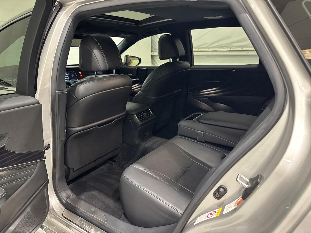 2018 Lexus LS - $44,995