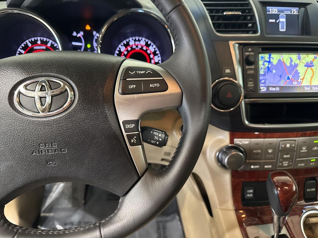 2013 Toyota Highlander - $14,995