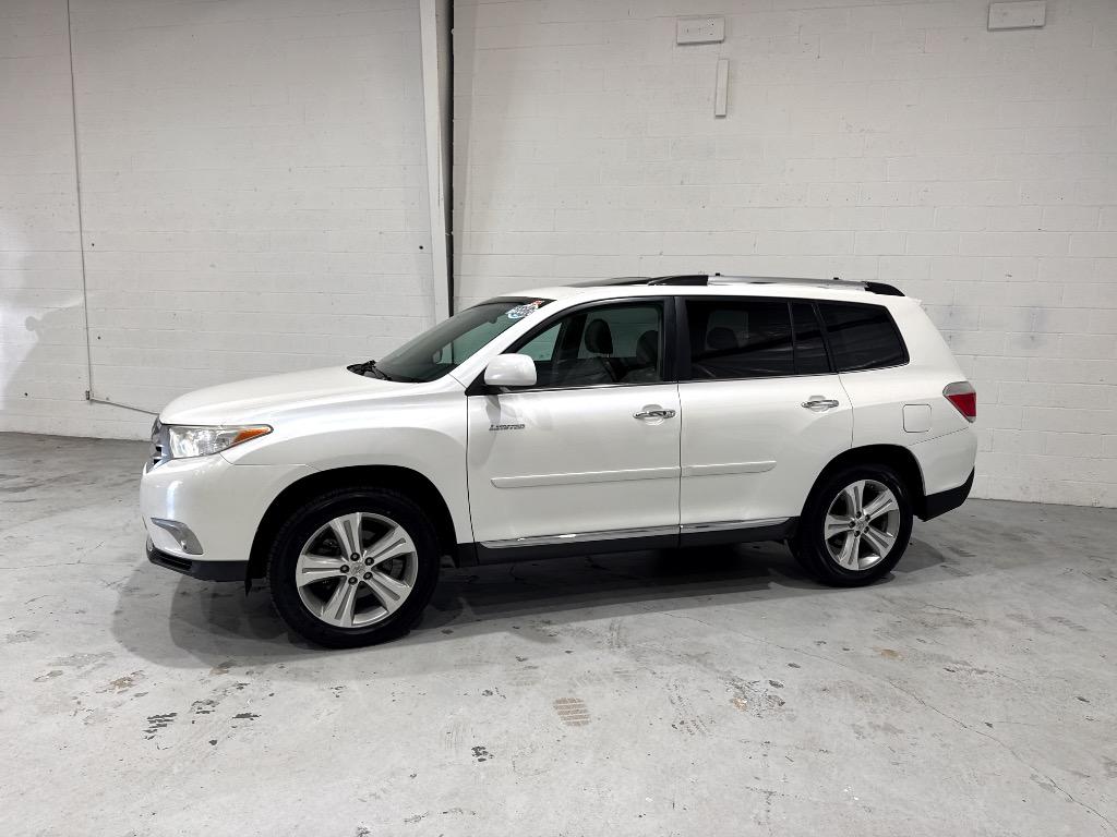 2013 Toyota Highlander - $14,995