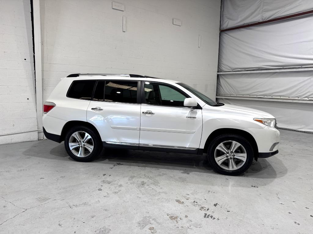 2013 Toyota Highlander - $14,995