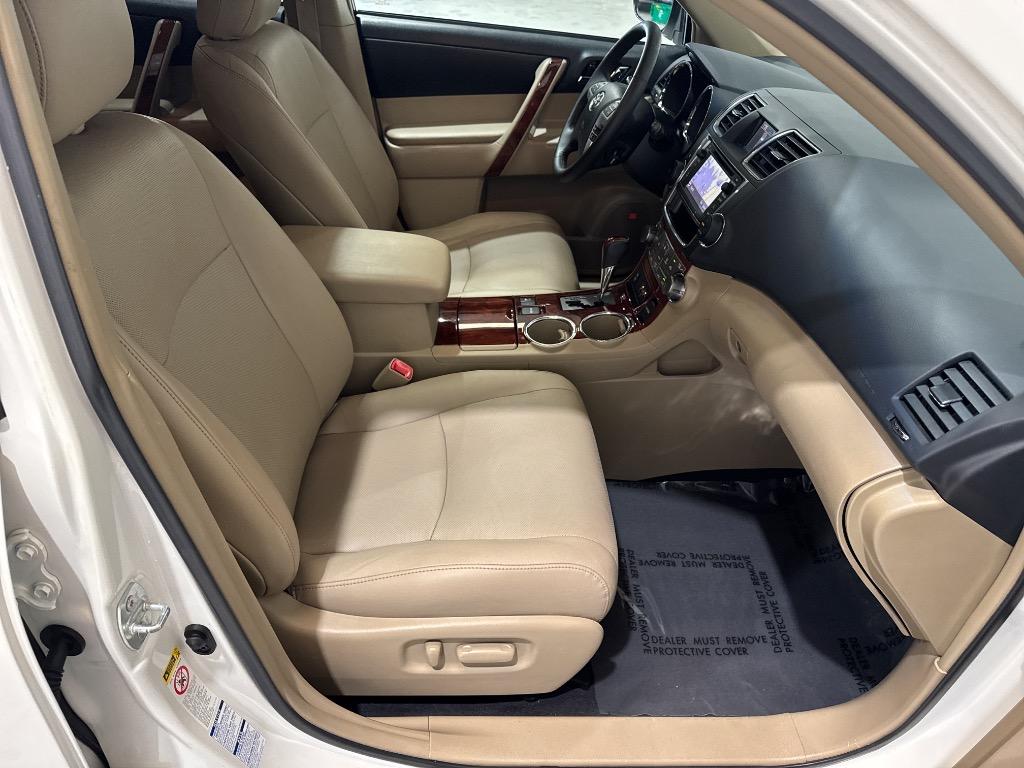 2013 Toyota Highlander - $14,995