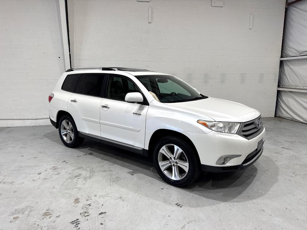 2013 Toyota Highlander - $14,995