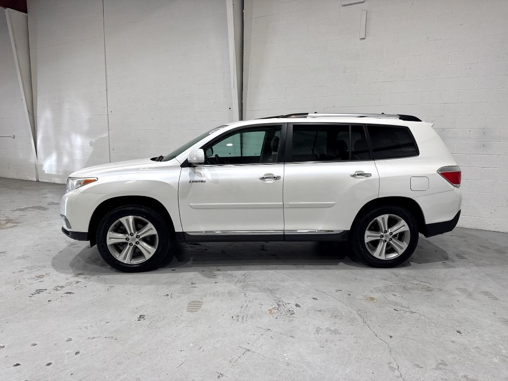 2013 Toyota Highlander - $14,995