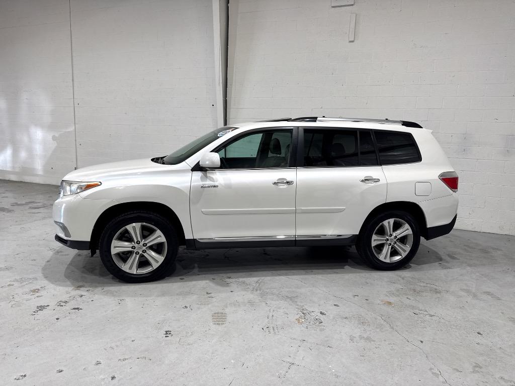 2013 Toyota Highlander - $14,995