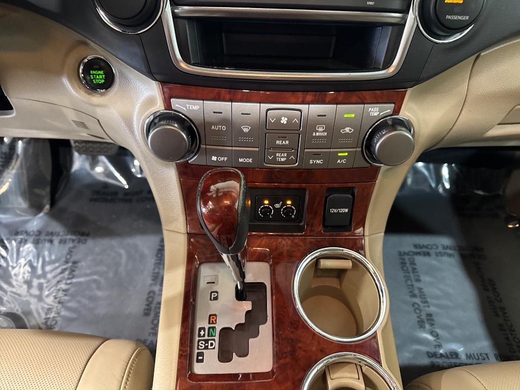 2013 Toyota Highlander - $14,995