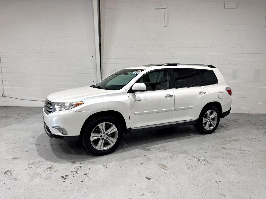 2013 Toyota Highlander - $14,995