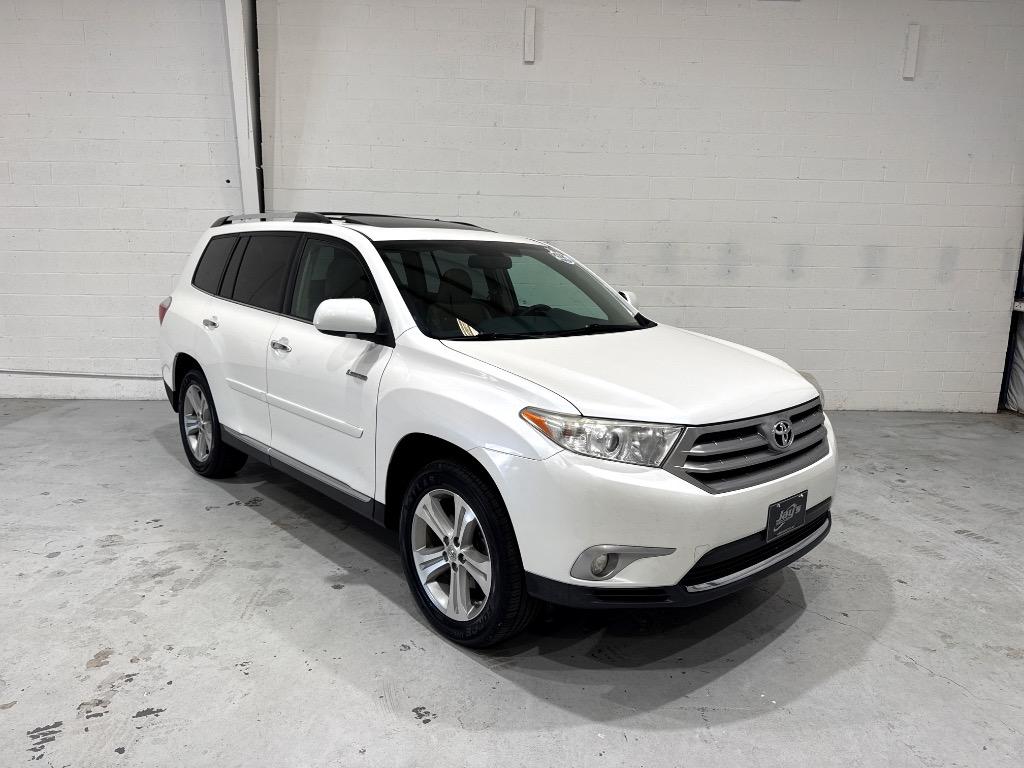 2013 Toyota Highlander - $14,995