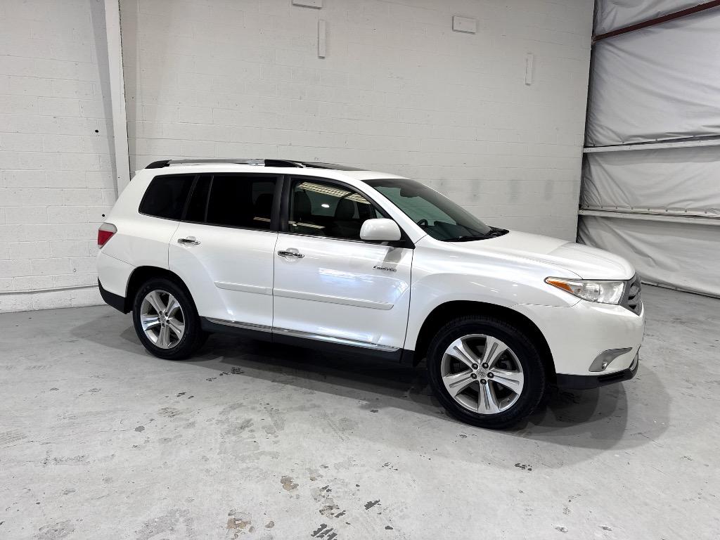 2013 Toyota Highlander - $14,995