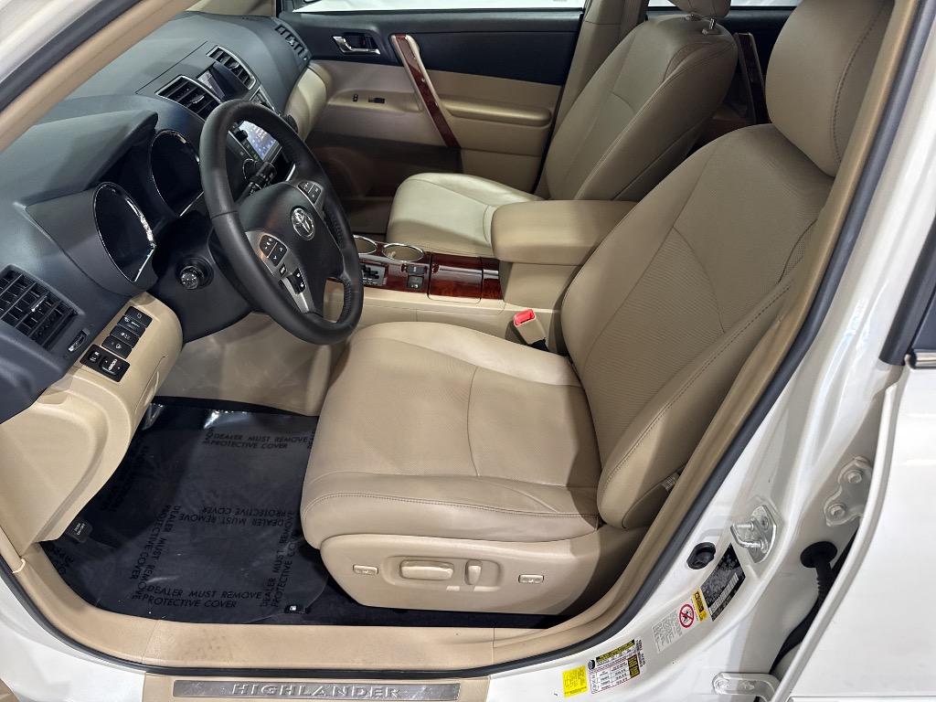 2013 Toyota Highlander - $14,995