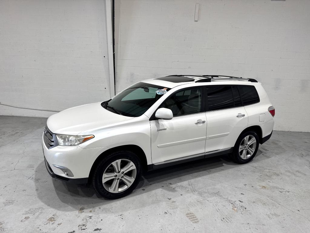 2013 Toyota Highlander - $14,995