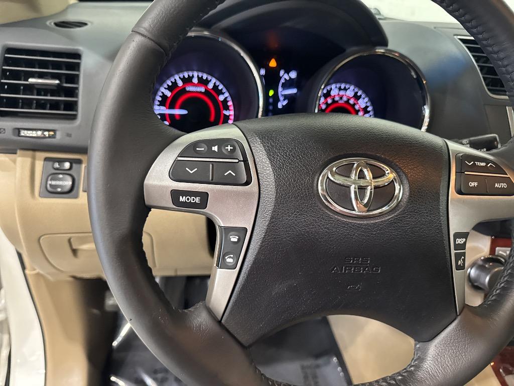 2013 Toyota Highlander - $14,995