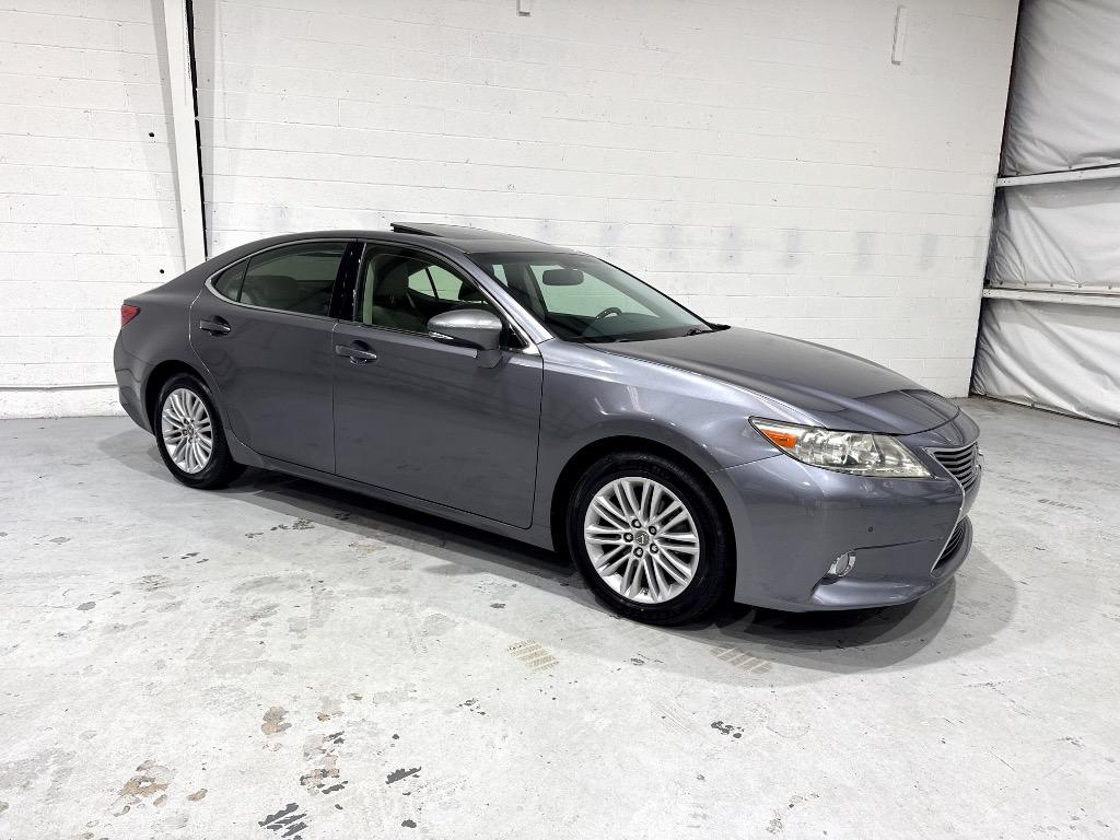 2013 Lexus ES - $16,995
