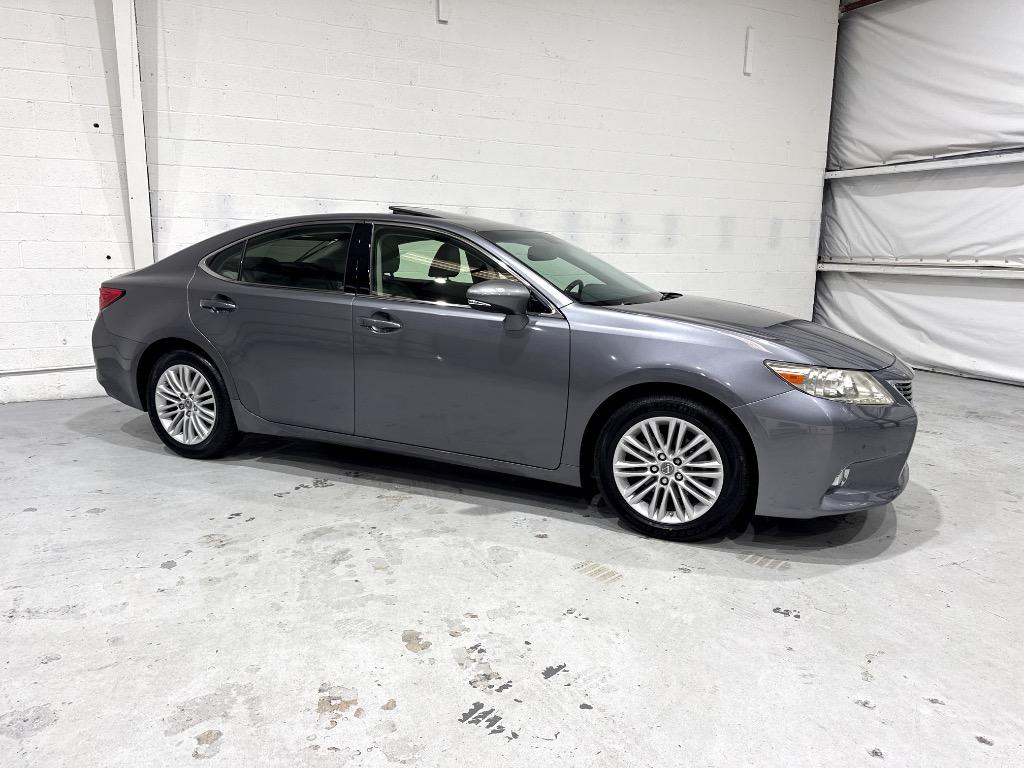 2013 Lexus ES - $16,995