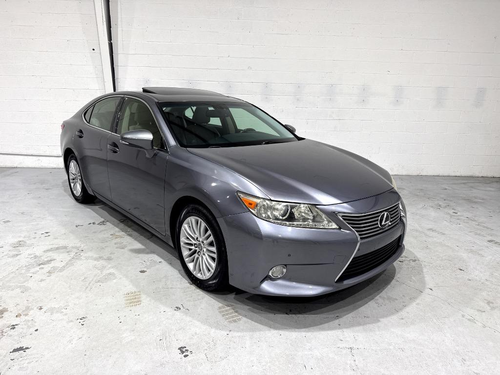 2013 Lexus ES - $16,995