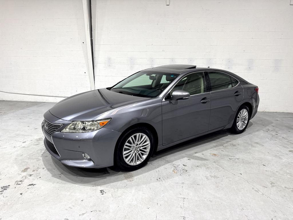 2013 Lexus ES - $16,995