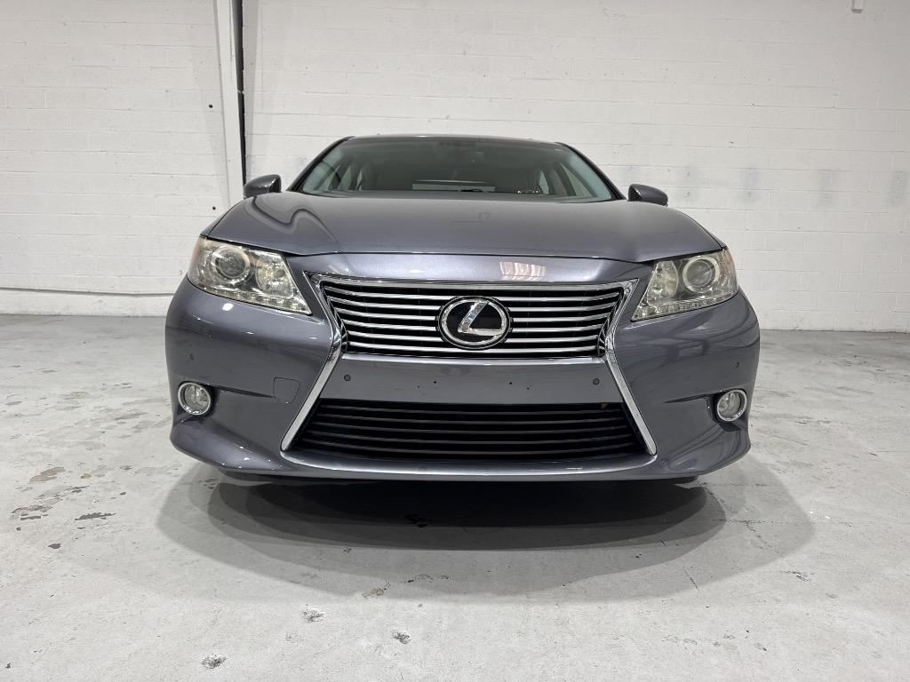 2013 Lexus ES - $16,995
