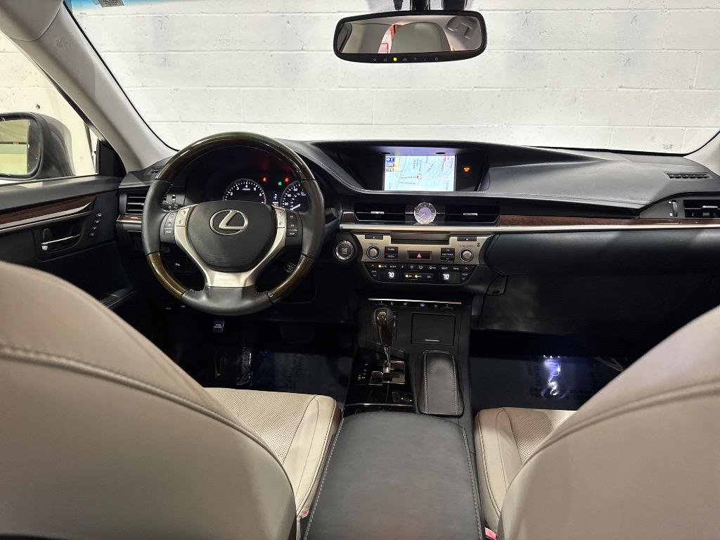 2013 Lexus ES - $16,995