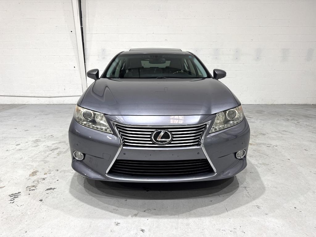 2013 Lexus ES - $16,995
