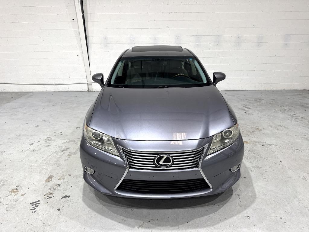 2013 Lexus ES - $16,995