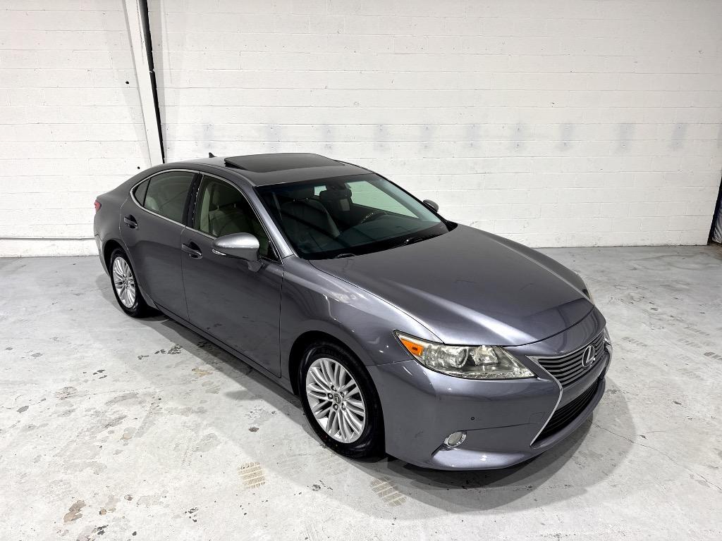 2013 Lexus ES - $16,995