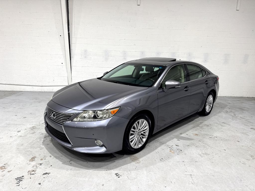 2013 Lexus ES - $16,995
