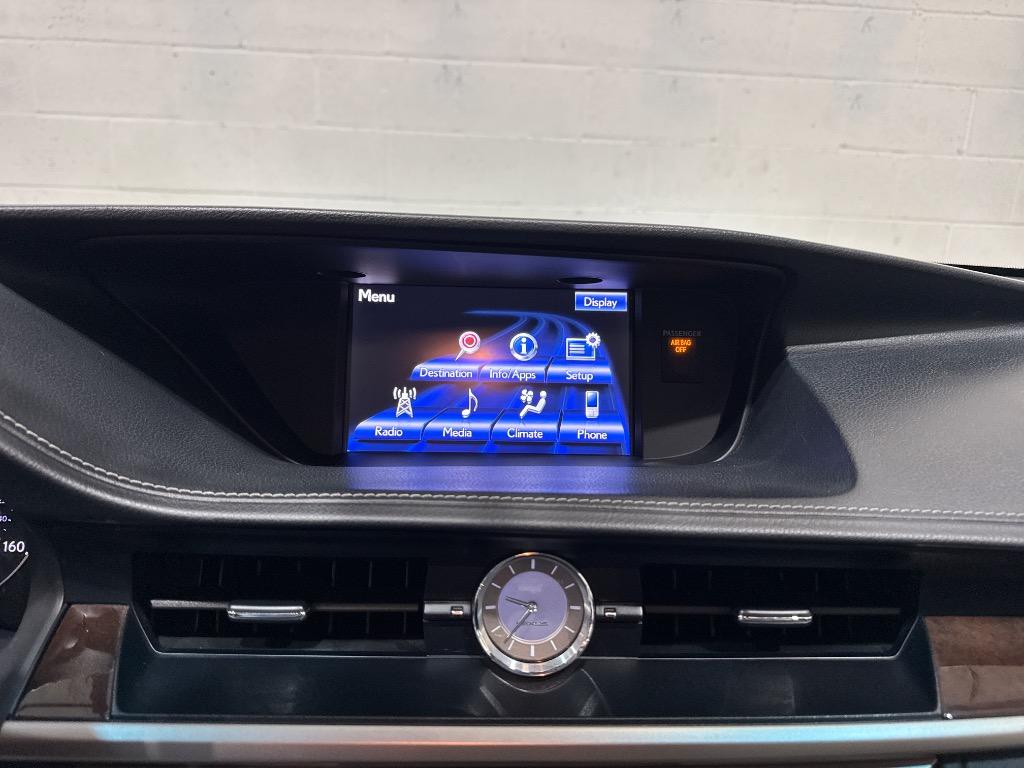 2013 Lexus ES - $16,995